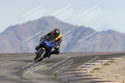 media/Nov-16-2025-Race Pace (Sun) [[8c5fa54630]]/Non Verified Riders (1st 20 Minutes)/6-Turn 12 (2pm)/